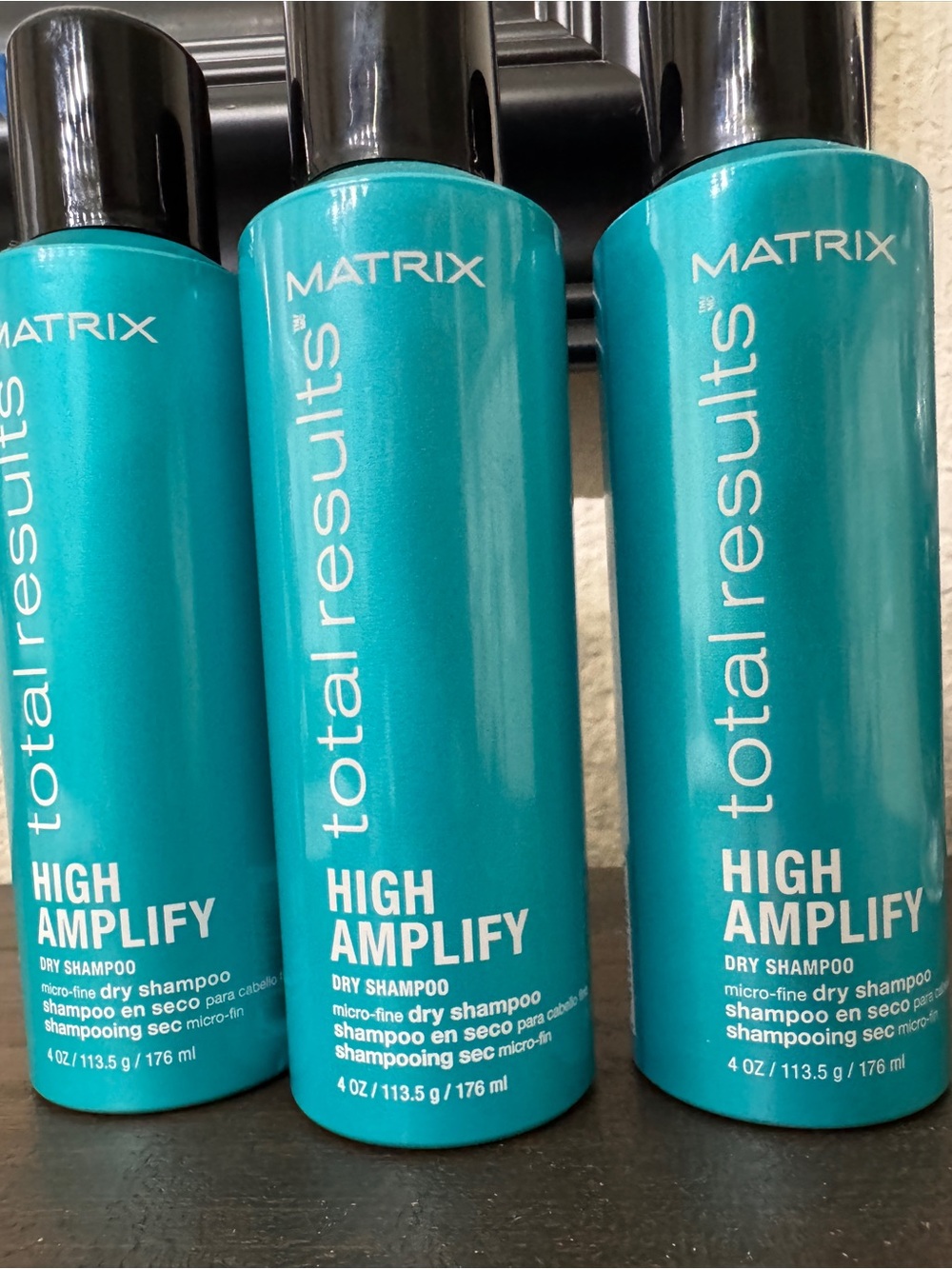Matrix High Amplify Dry Shampoo - Teal and Black